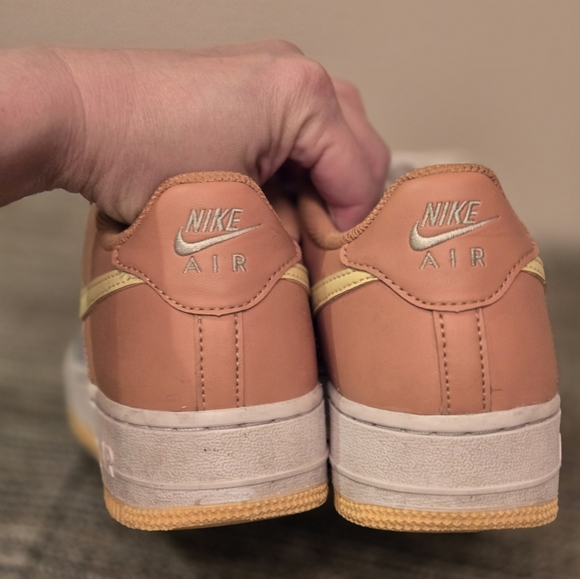 NIKE AIR FORCE 1 Low Sea Glass/Melon Tint Unisex Sneaker 5.5 youth Euro 38 VGUC - Picture 5 of 15